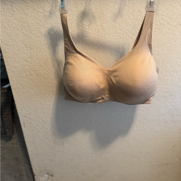 Vanity Fair Other - Vanity Fair Tan Bra wire free